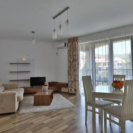 Vip Club Dolphin Coast 3* Солнечный берег