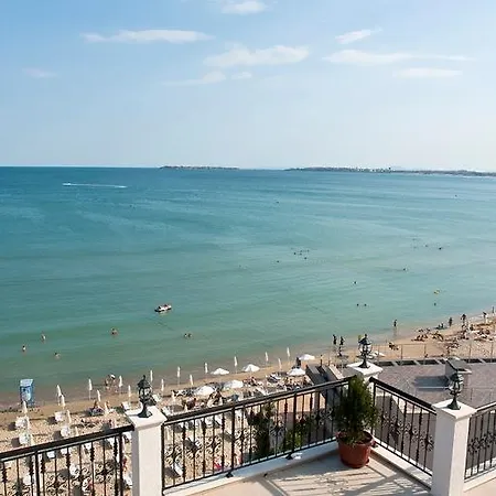 Vip Club Dolphin Coast Апарт-отель Солнечный берег